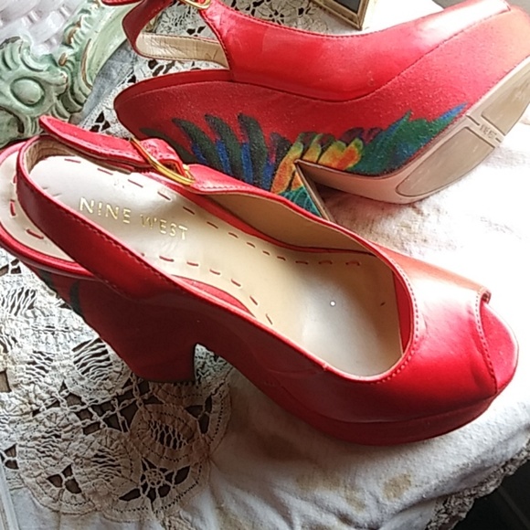 Shoes - Picture 2 of 7